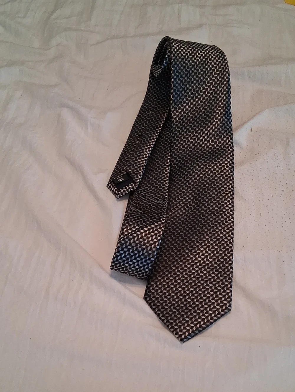 Michael Kors Men's Woven Black & Silver Patterned Tie. Office, Versatile
